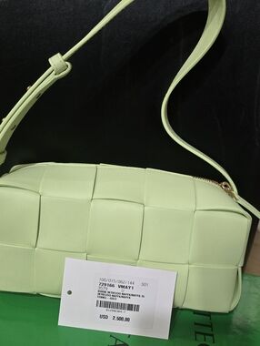 Brick Cassette Shoulder Bag Maxi Intrecciato Leather in Fennel Gold